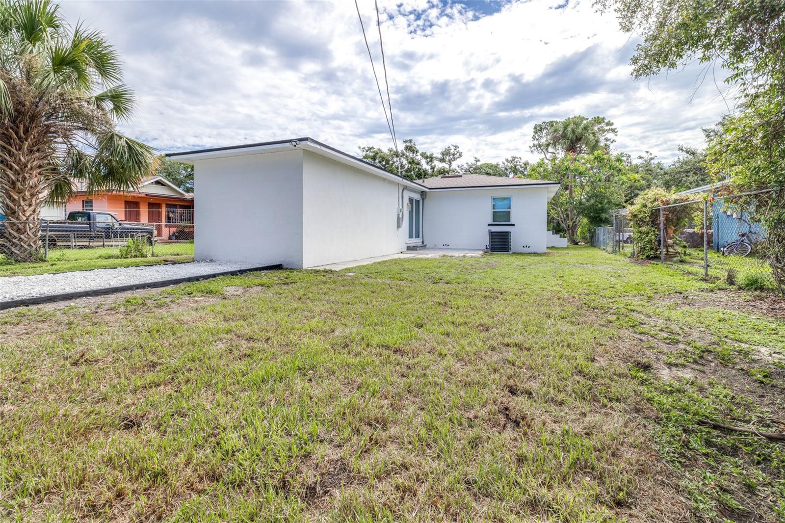 2325 Highland St S Property Photo 34