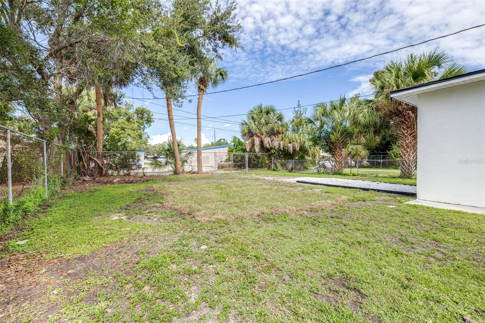2325 Highland St S Property Photo 37