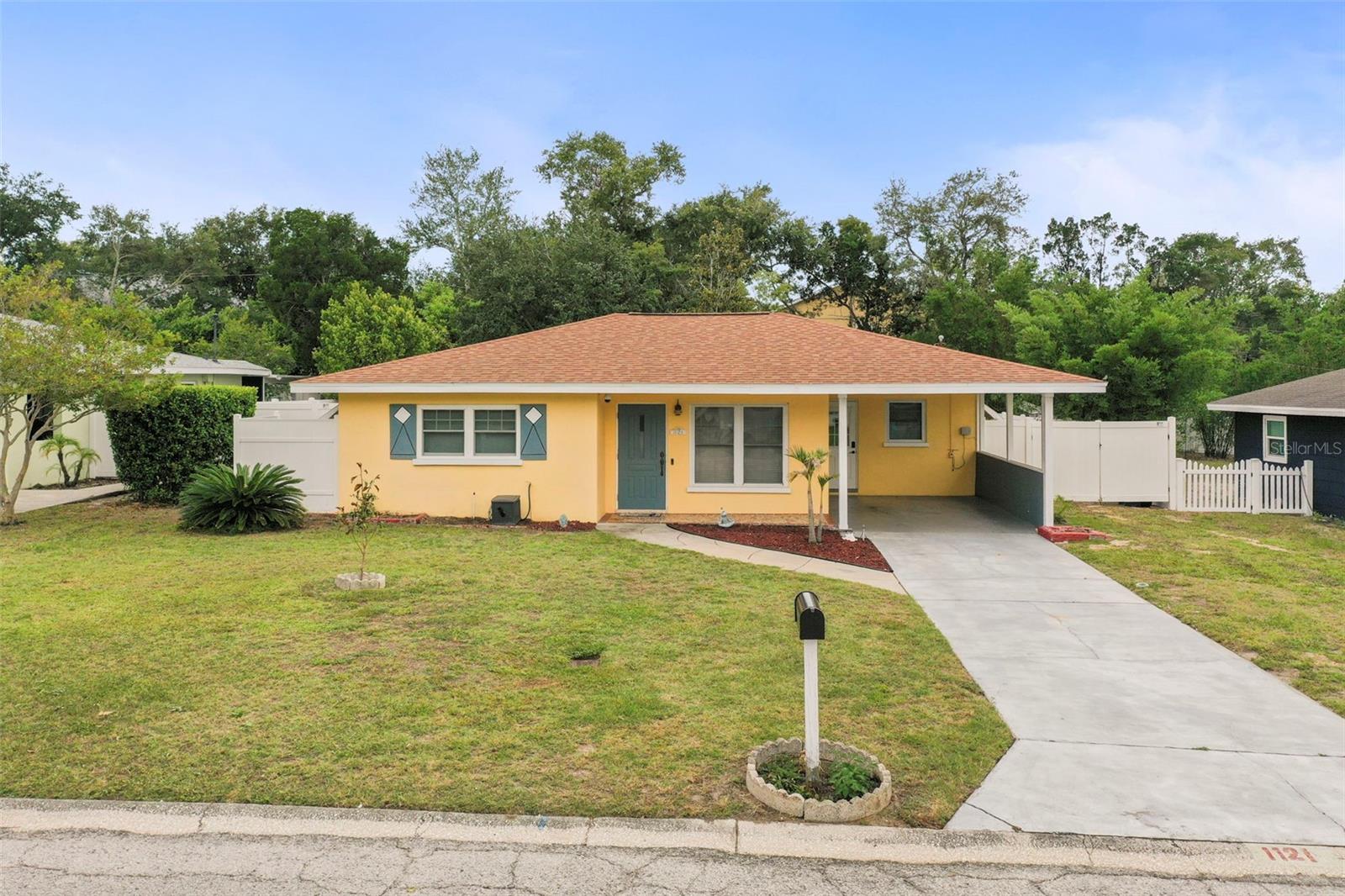 1121 SUNNYDALE DR Property Photo 1