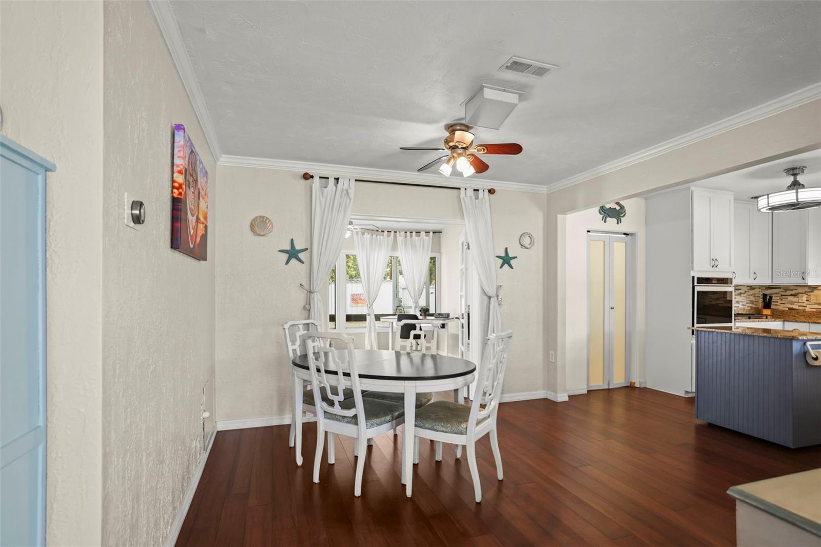 1121 Sunnydale Dr Property Photo 22