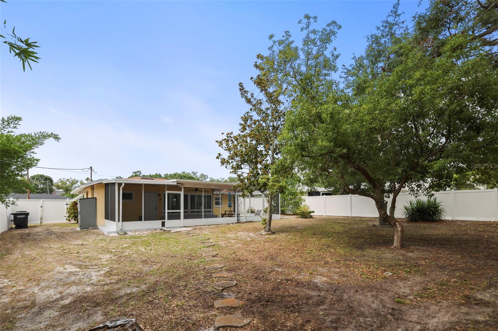 1121 Sunnydale Dr Property Photo 34