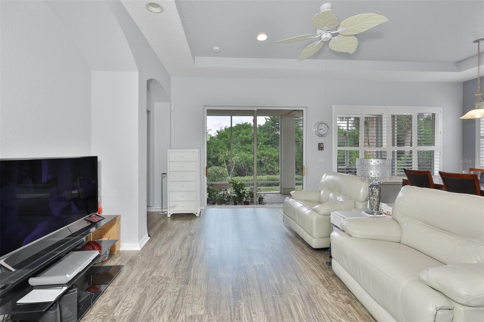1050 Regal Manor Way Property Photo 3