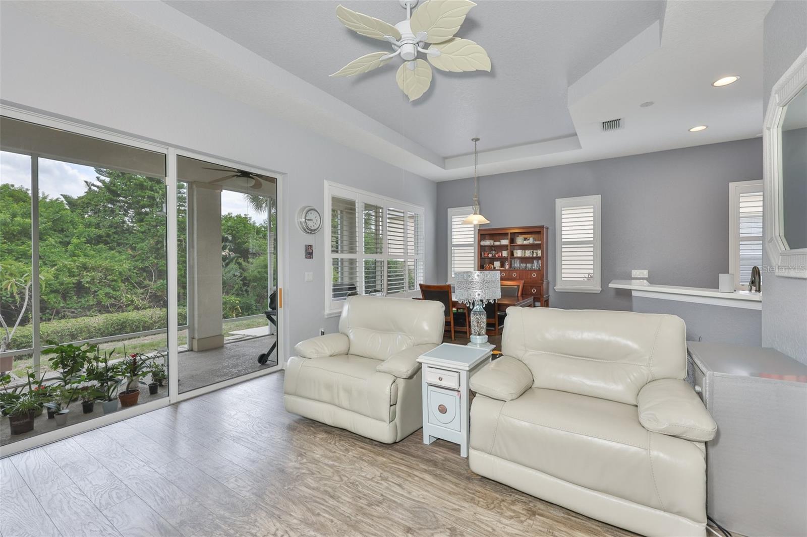 1050 Regal Manor Way Property Photo 10