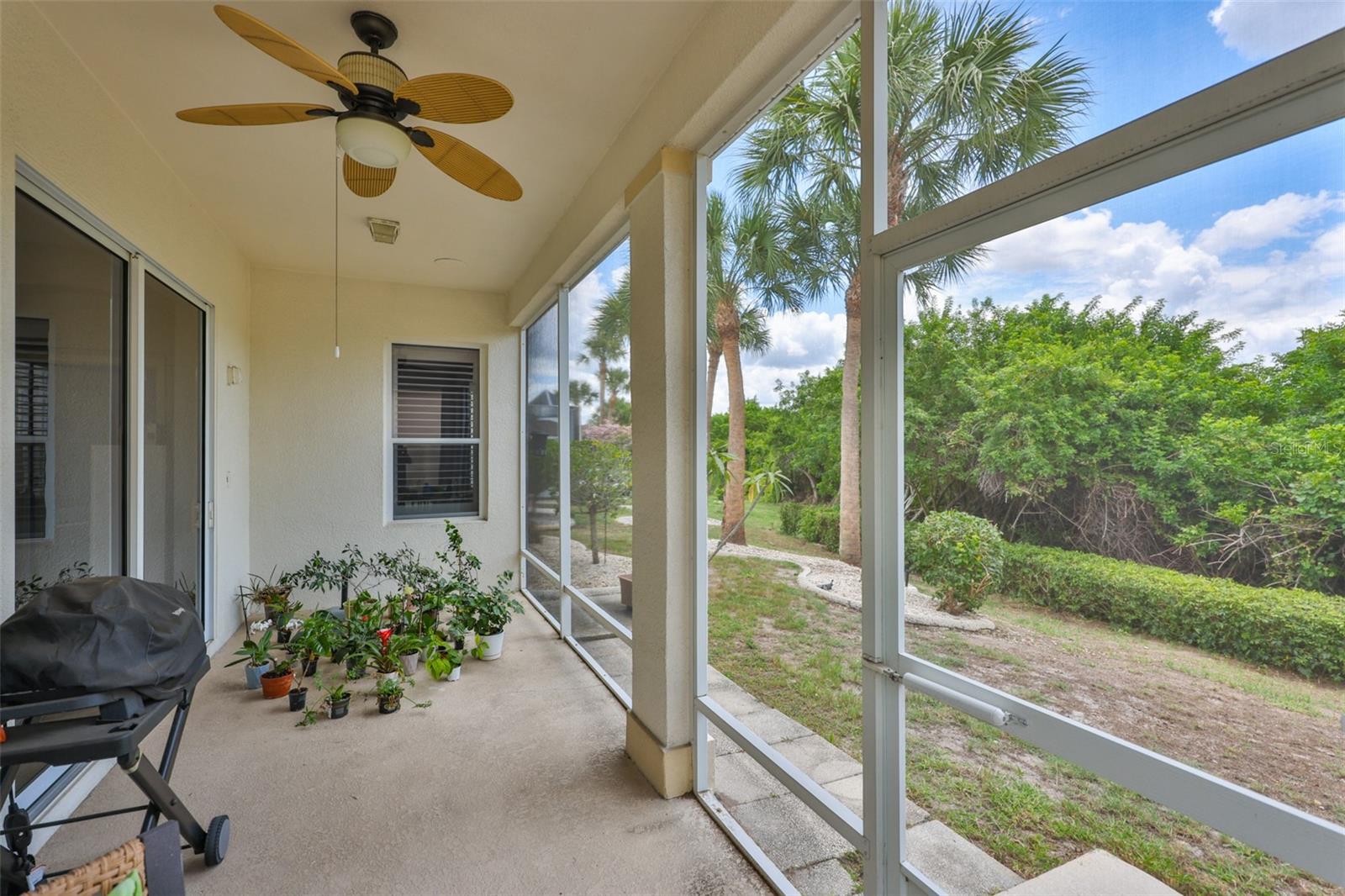 1050 Regal Manor Way Property Photo 21