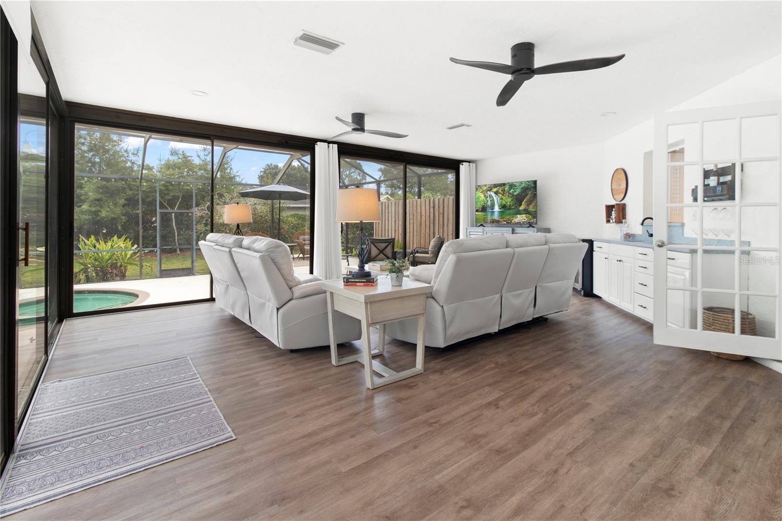 1279 Cornish Ct Property Photo 5