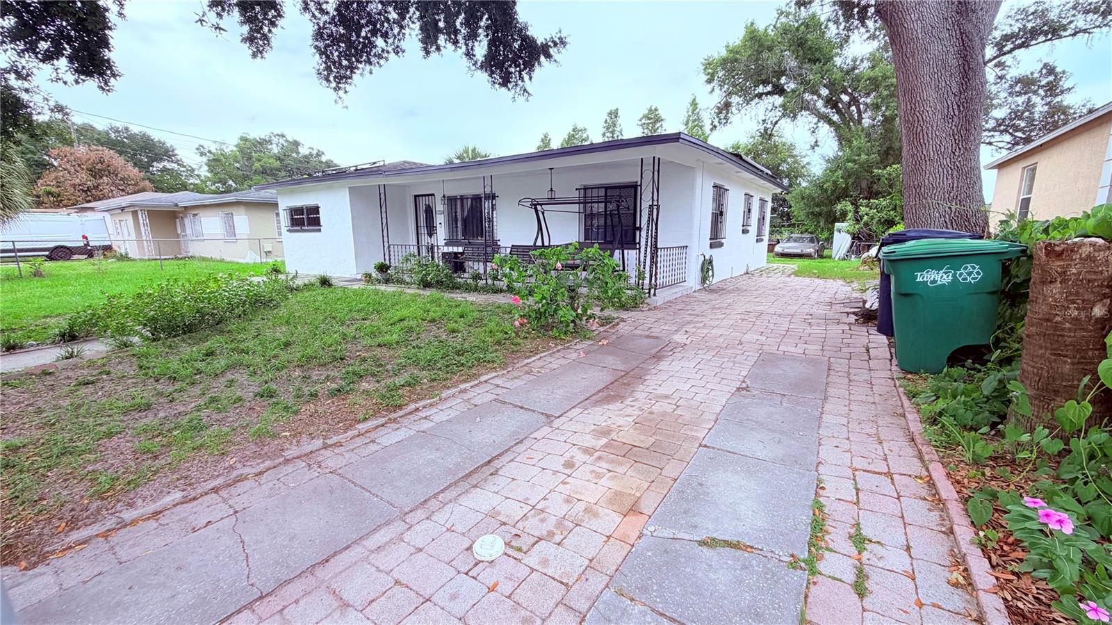 1709 E North Bay St Property Photo 2