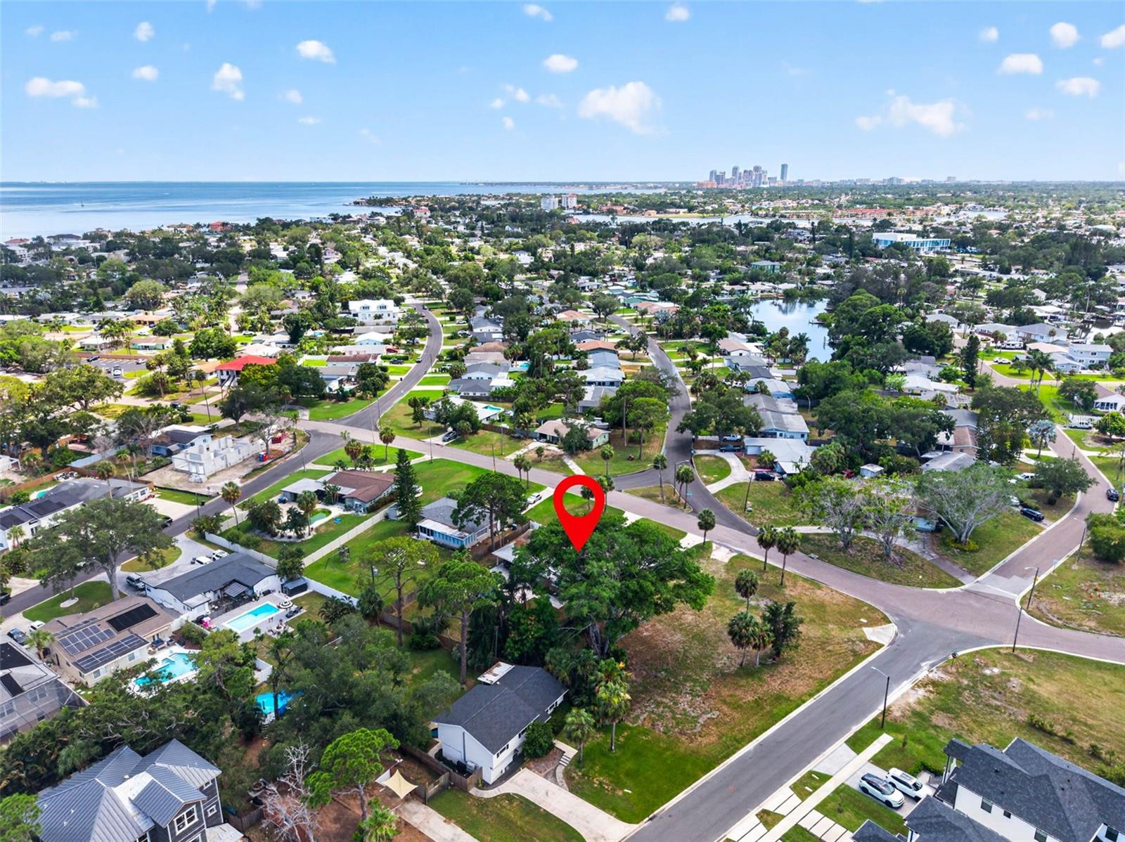 4627 Venetian Blvd Ne Property Photo 10