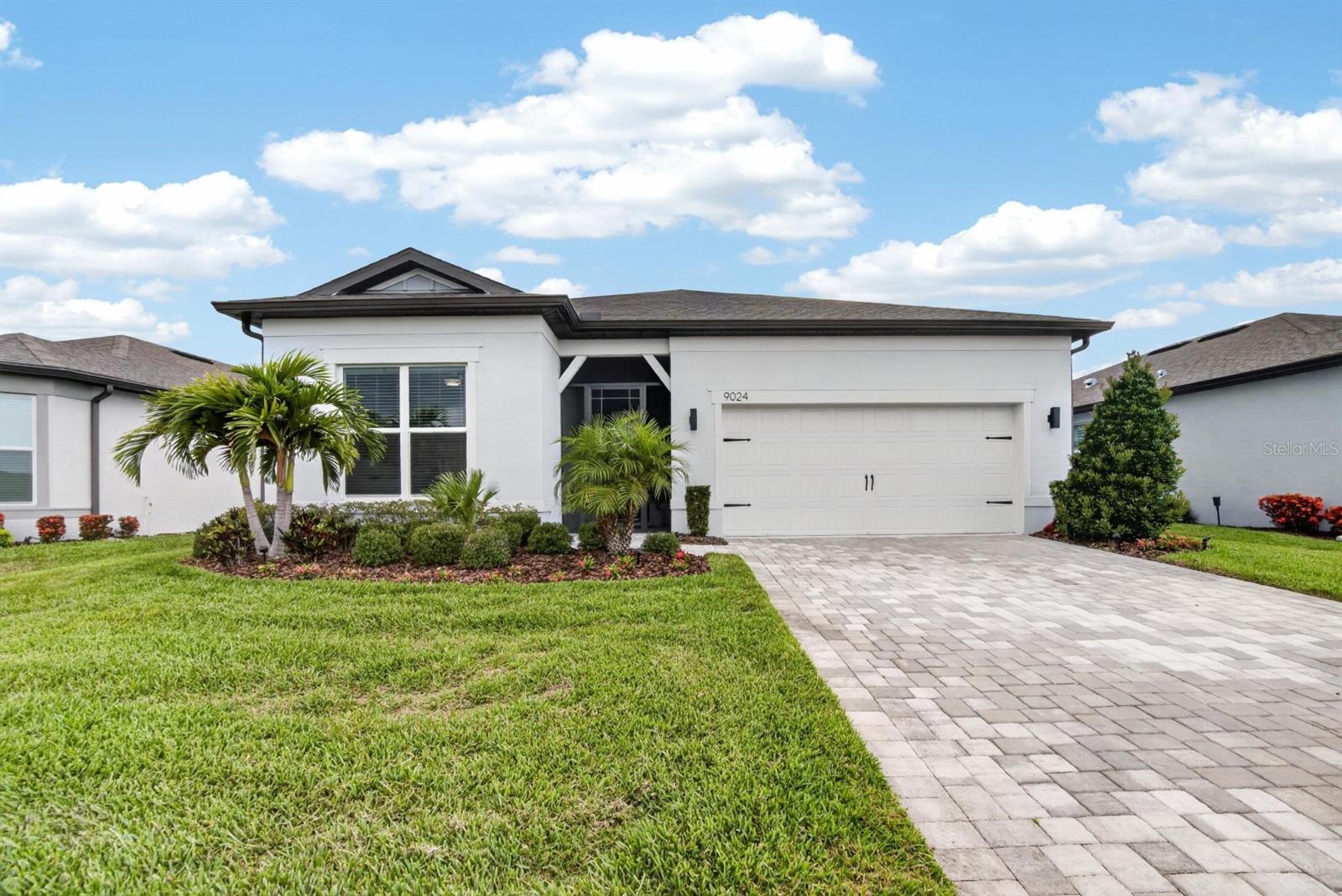 9024 Barrier Coast Trl Property Photo 10