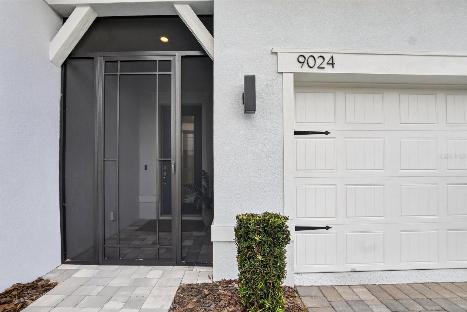 9024 Barrier Coast Trl Property Photo 14