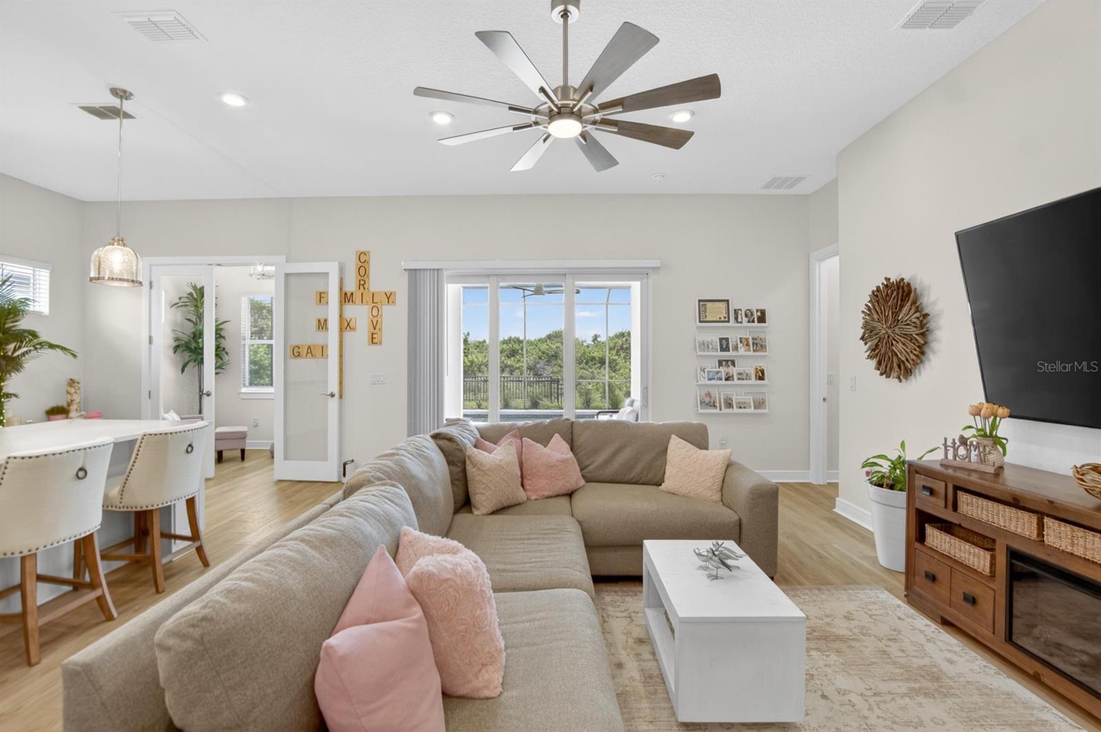 9024 Barrier Coast Trl Property Photo 22