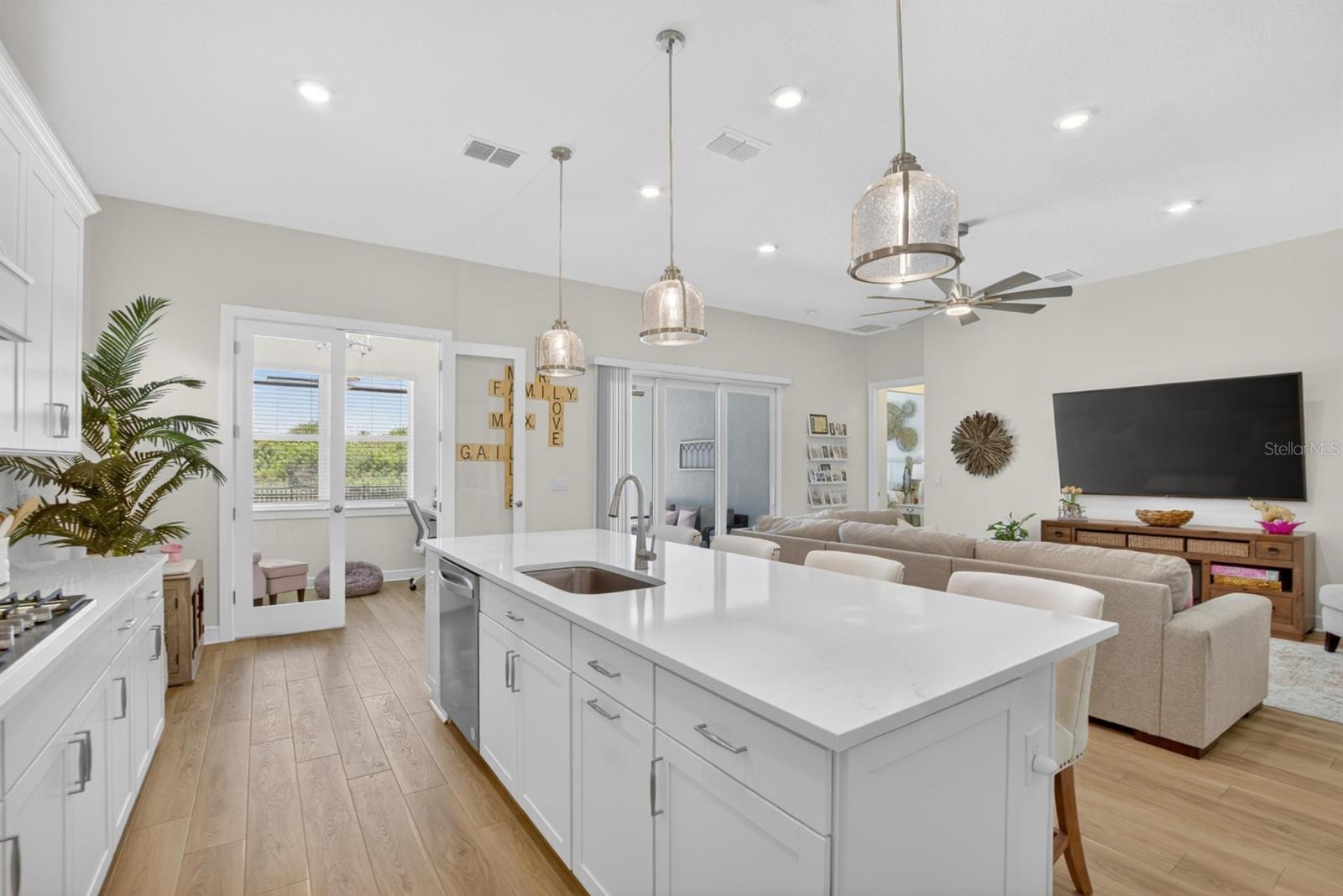 9024 Barrier Coast Trl Property Photo 25