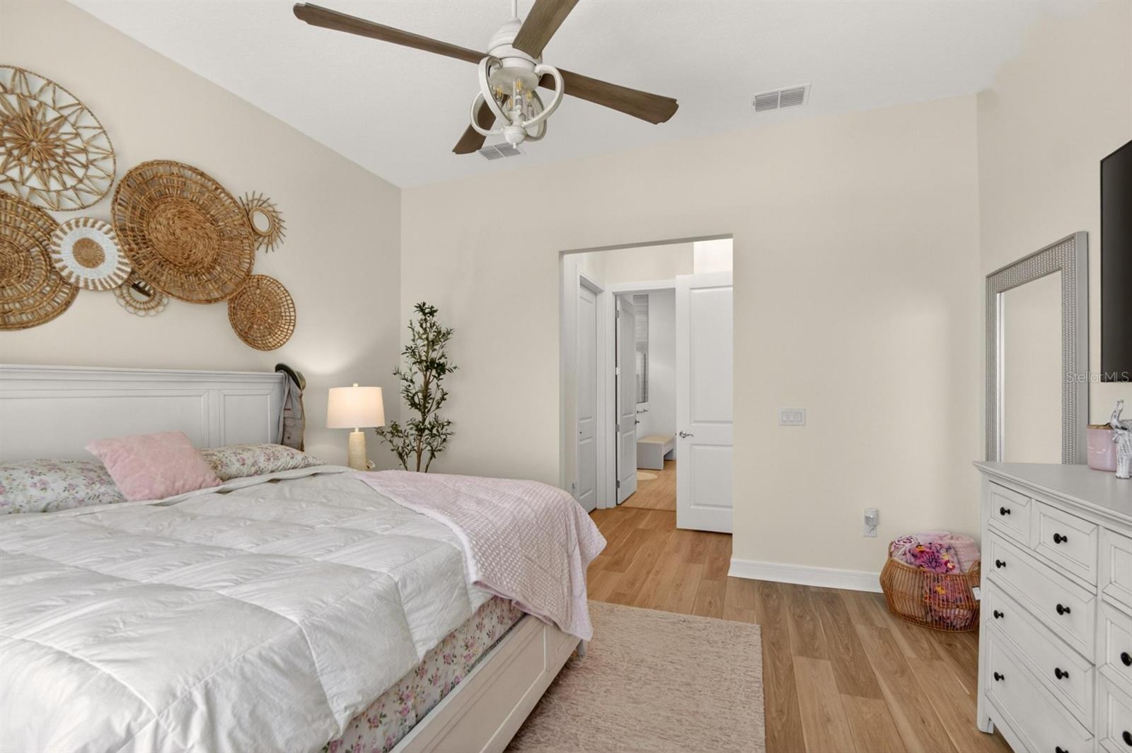 9024 Barrier Coast Trl Property Photo 31