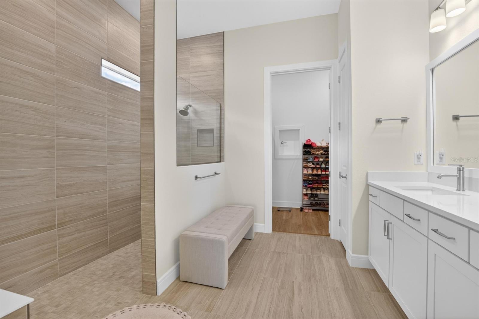 9024 Barrier Coast Trl Property Photo 35