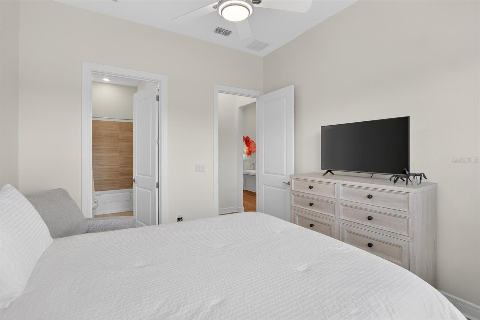 9024 Barrier Coast Trl Property Photo 43