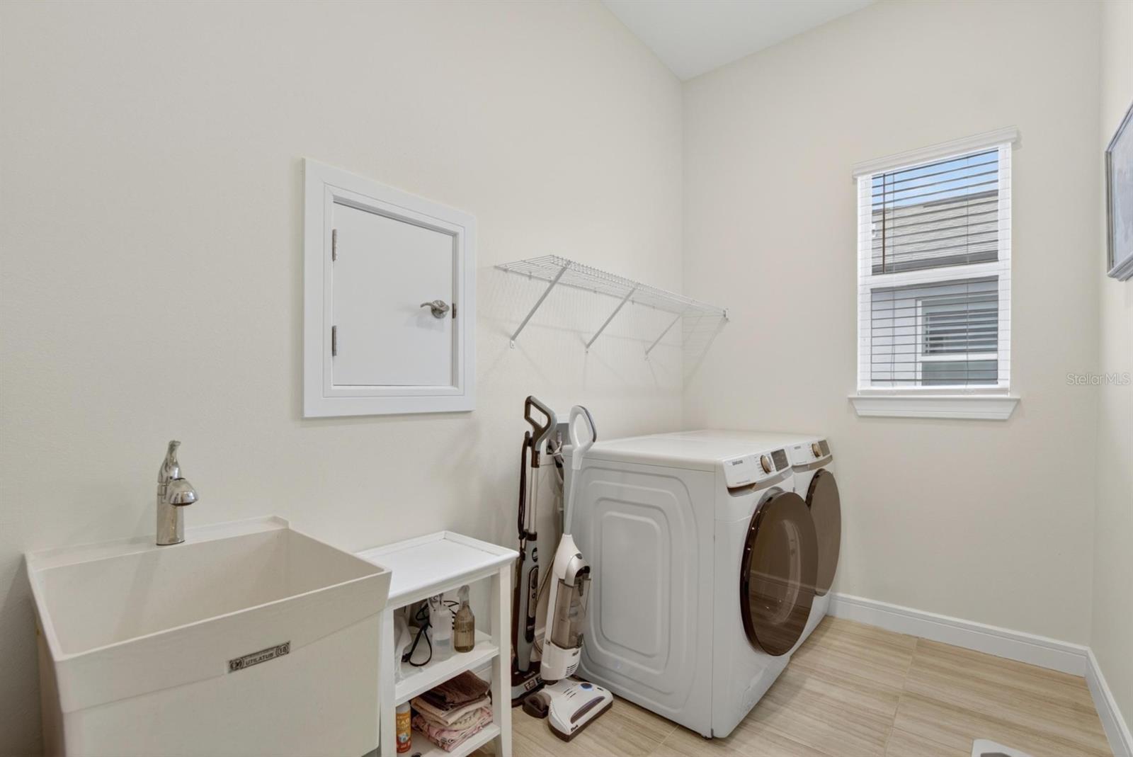 9024 Barrier Coast Trl Property Photo 53