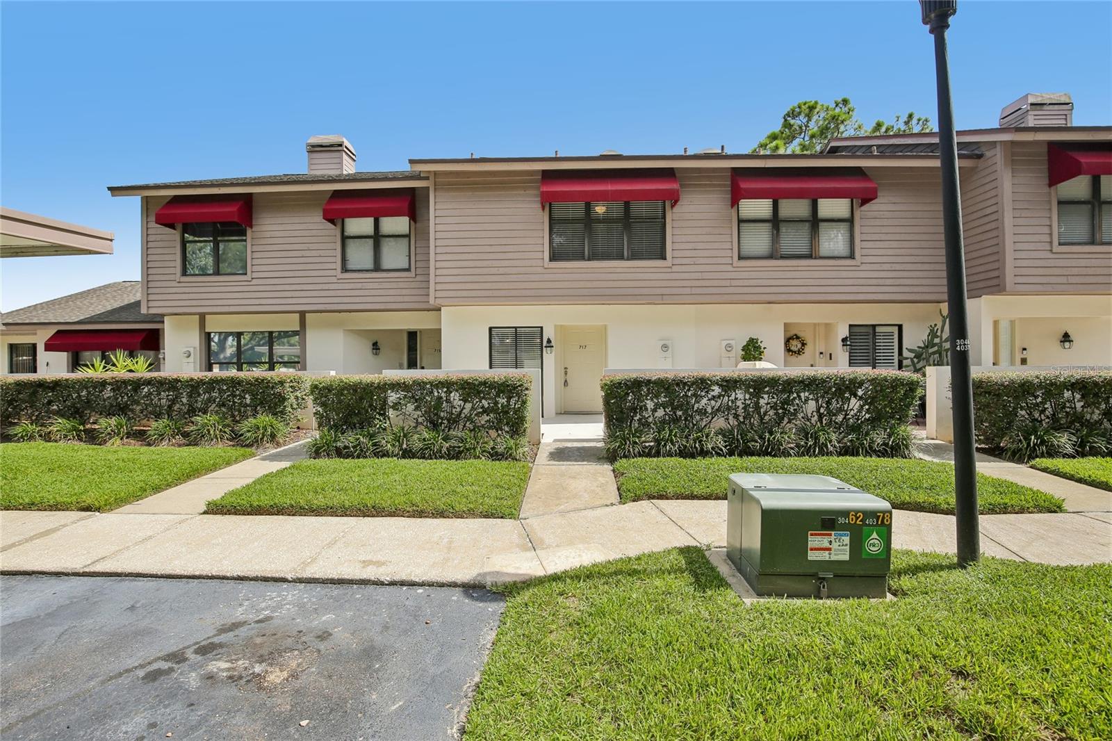 717 Oak Park Pl Property Photo 1