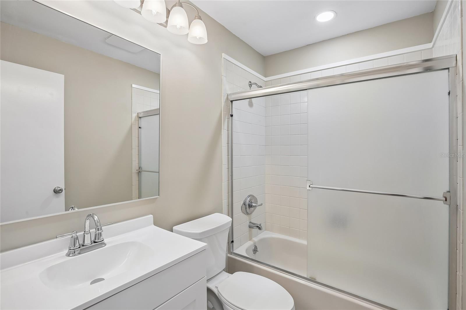 717 Oak Park Pl Property Photo 16