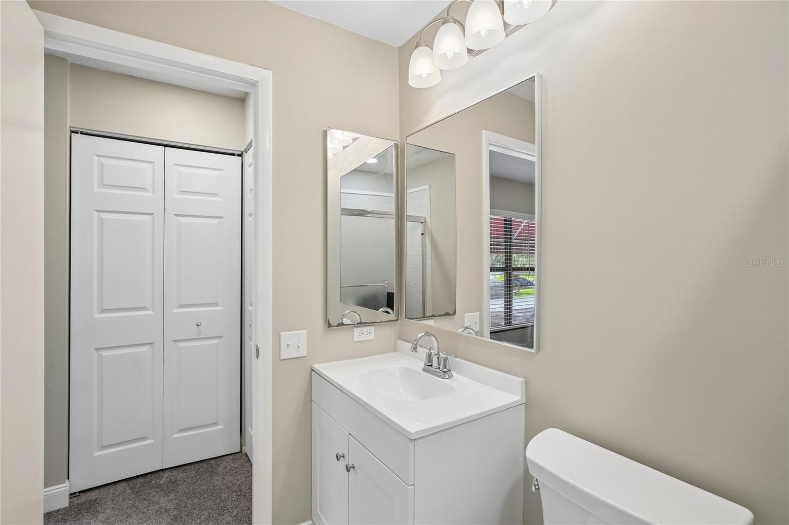 717 Oak Park Pl Property Photo 17
