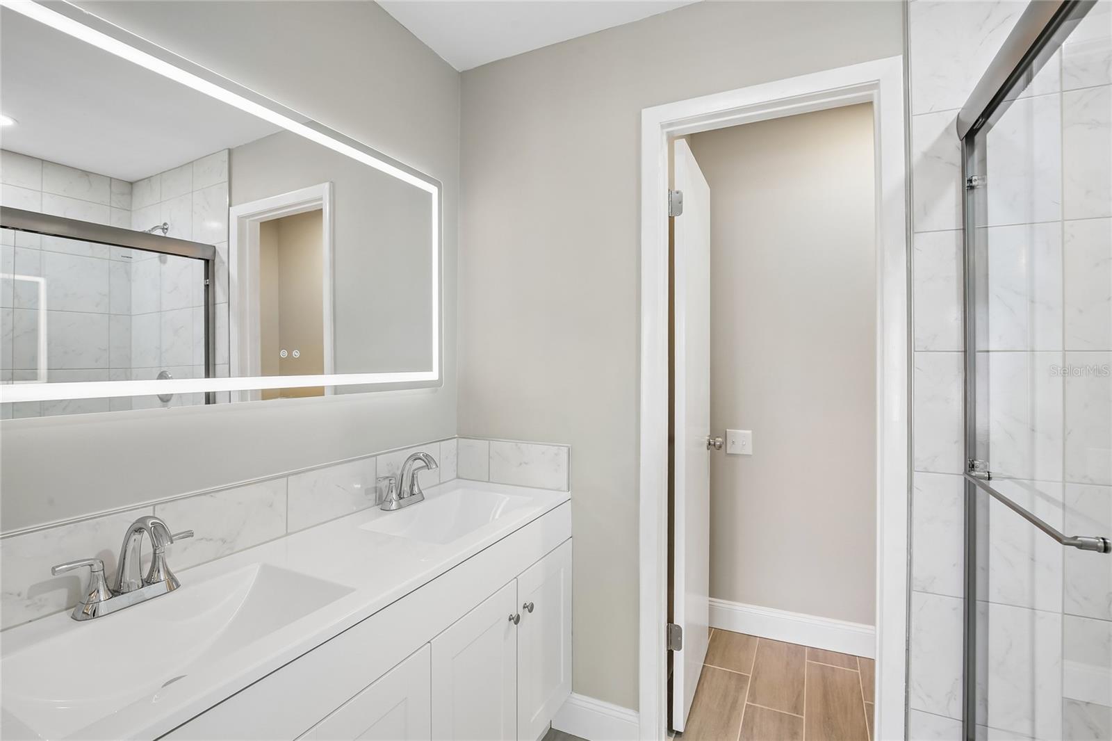717 Oak Park Pl Property Photo 23