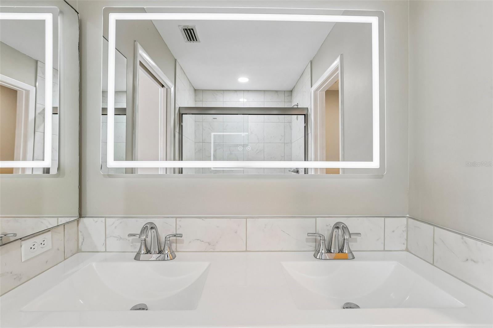 717 Oak Park Pl Property Photo 29