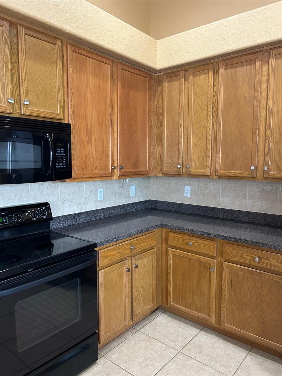 210 Rosana Dr Property Photo 4