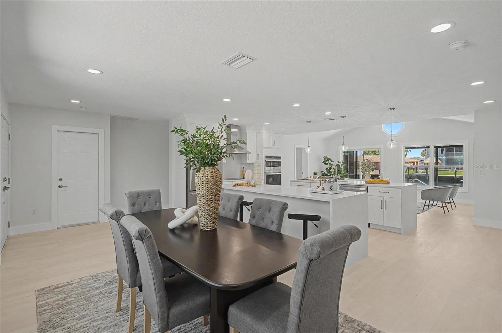 3340 Floramar Ter Property Photo 3