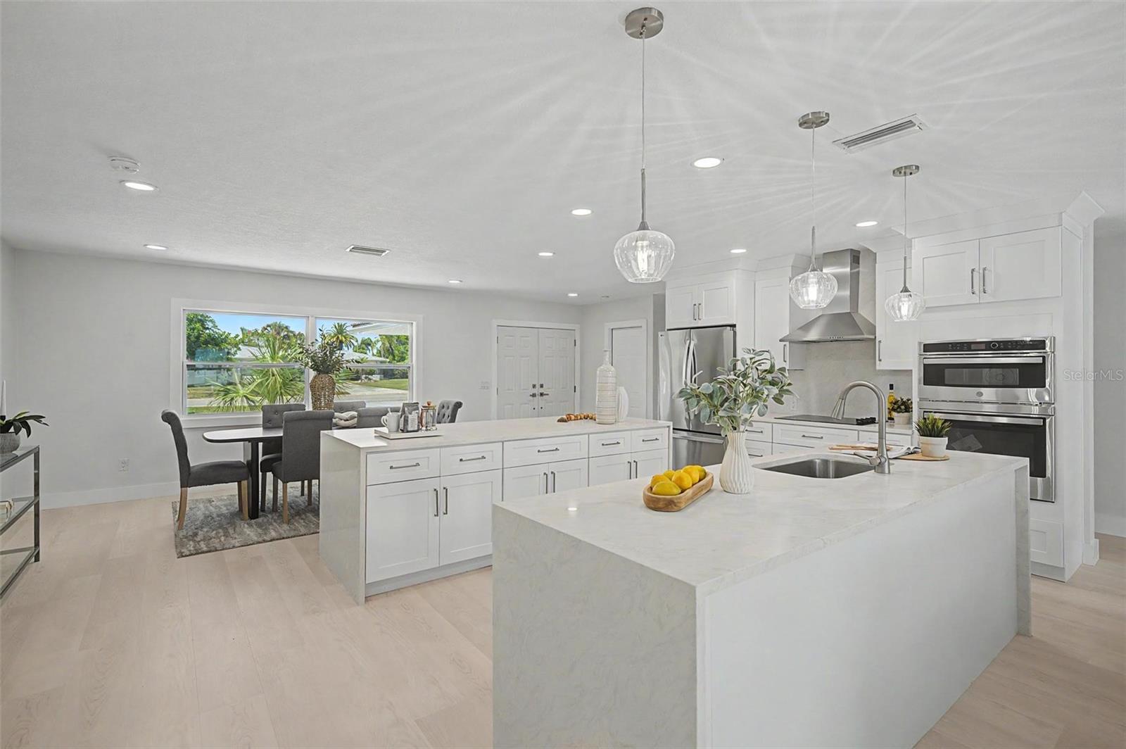 3340 Floramar Ter Property Photo 5
