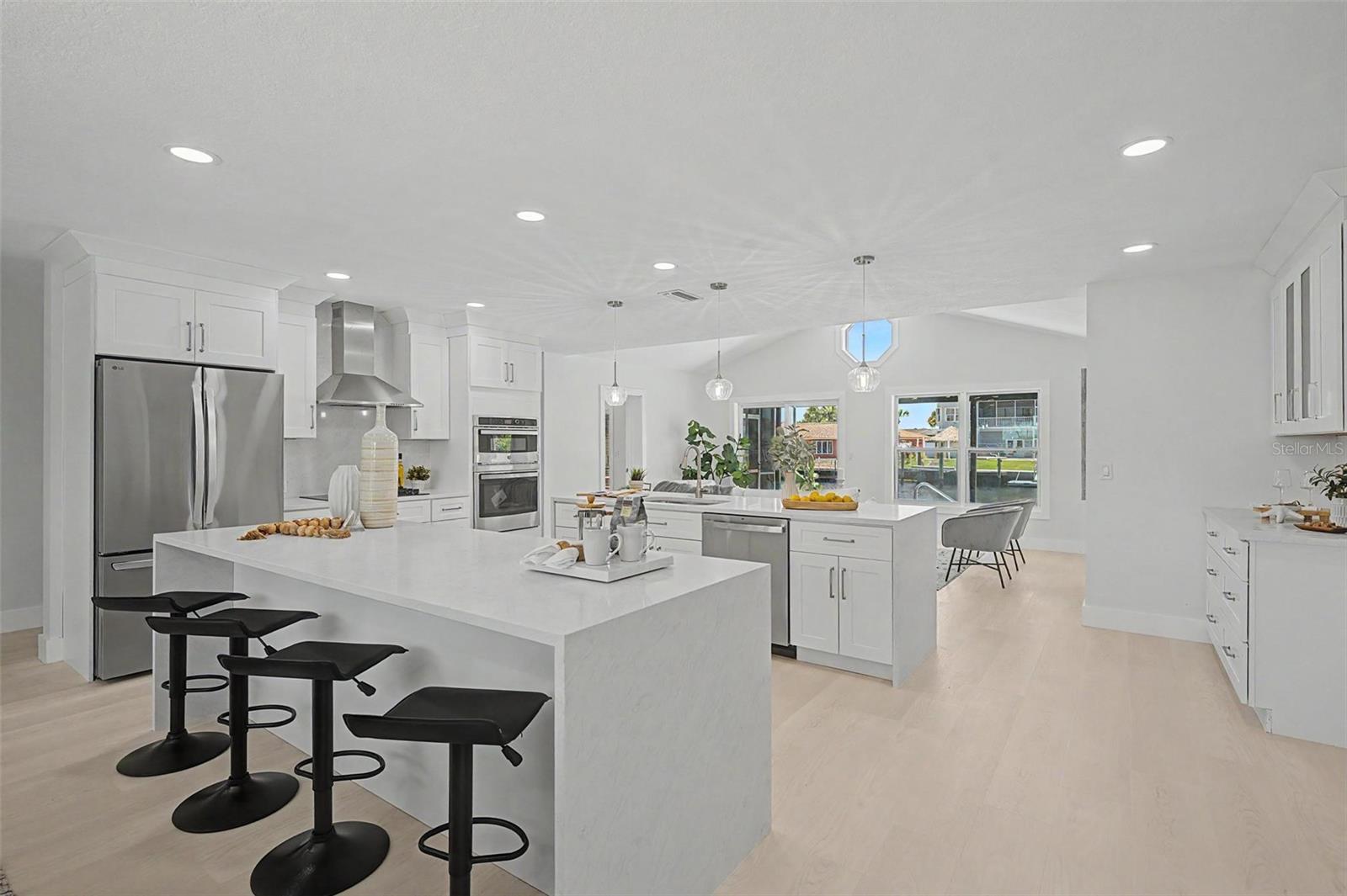 3340 Floramar Ter Property Photo 8