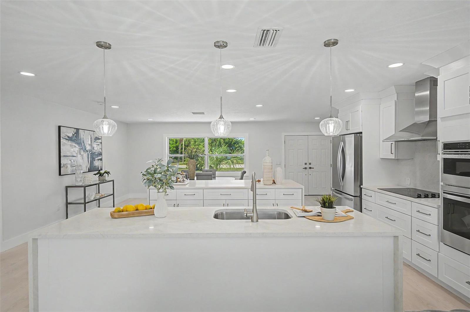 3340 Floramar Ter Property Photo 10
