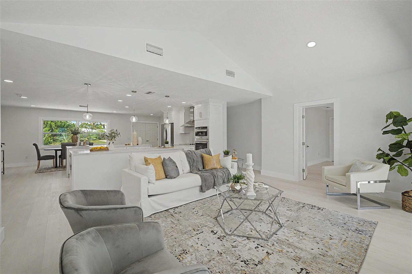 3340 Floramar Ter Property Photo 14