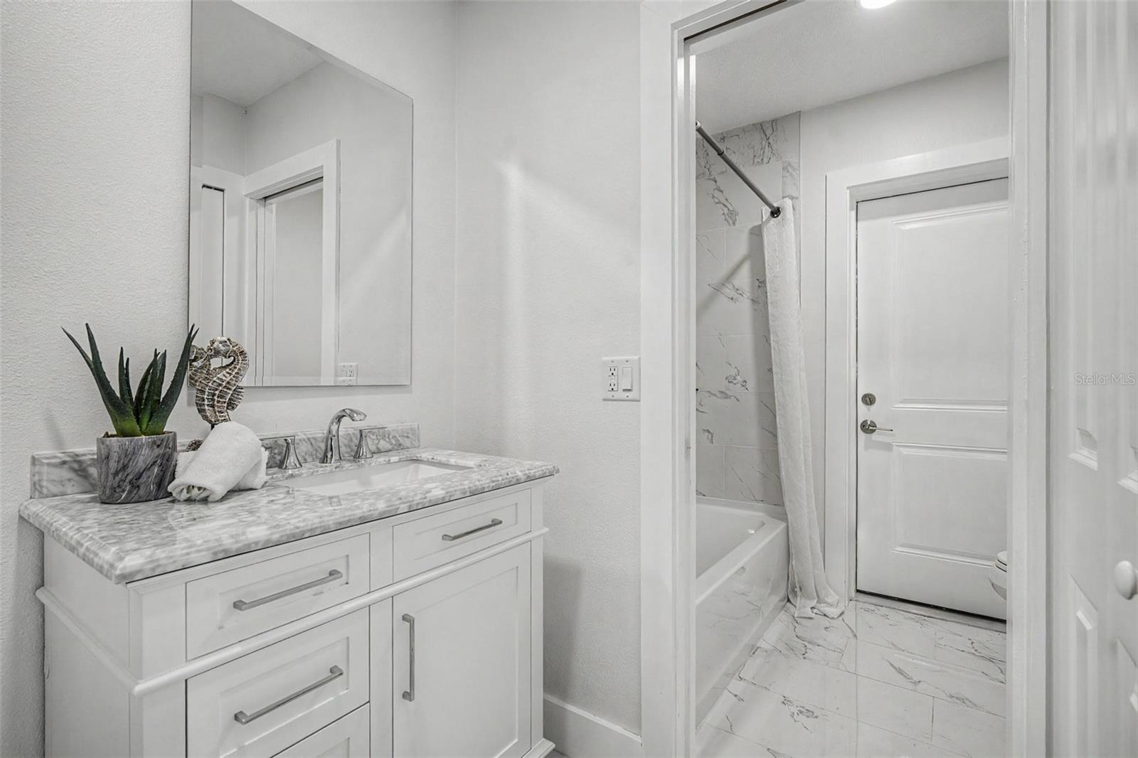 3340 Floramar Ter Property Photo 22