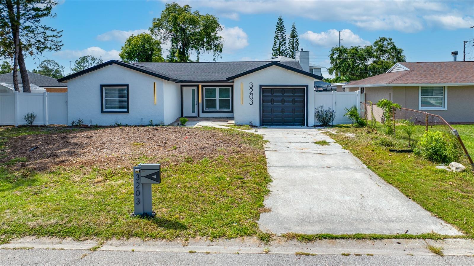 TB8518544 Property Photo 1