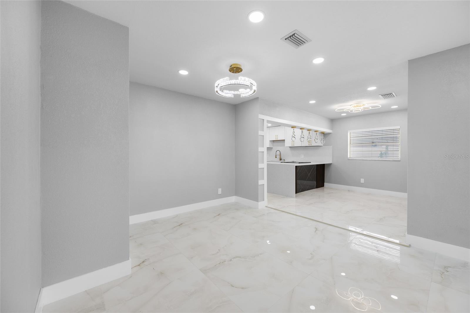 TB8518544 Property Photo 19