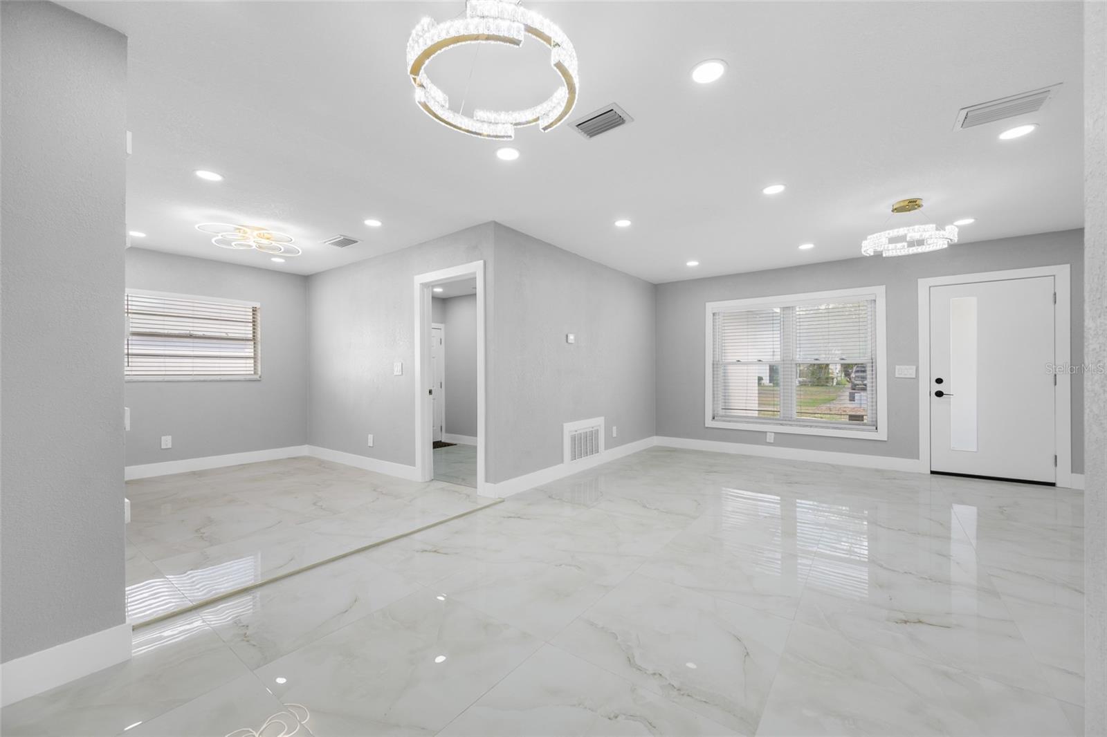 TB8518544 Property Photo 20