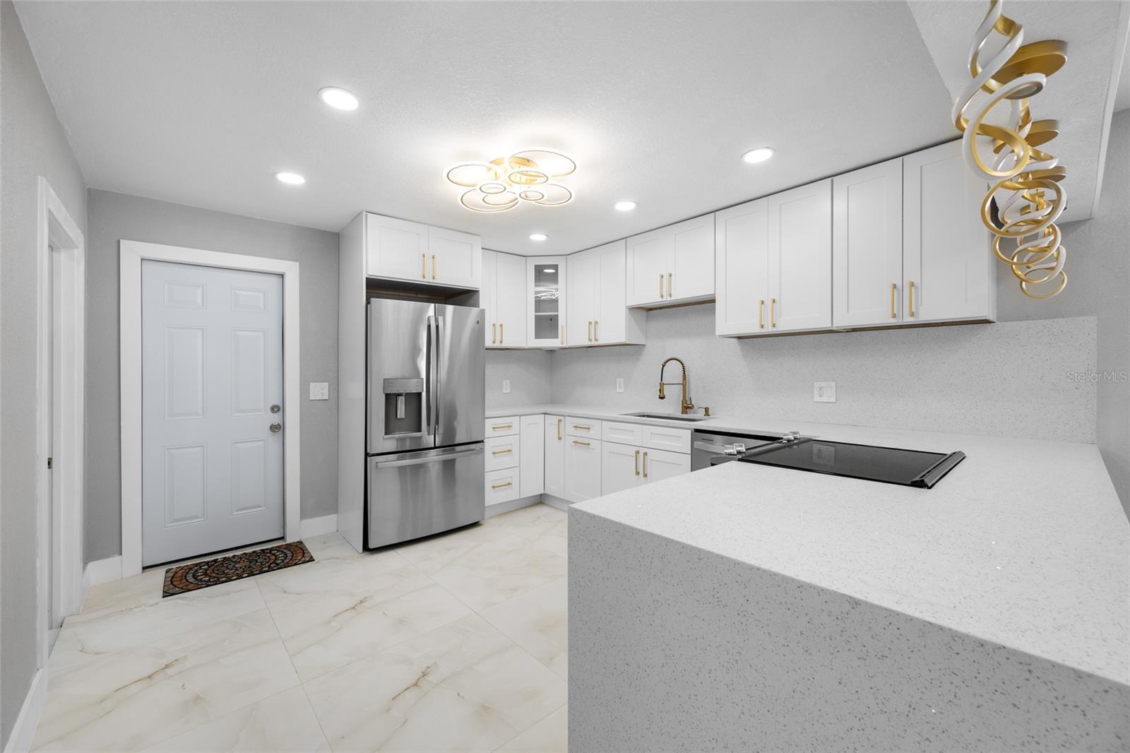 TB8518544 Property Photo 26