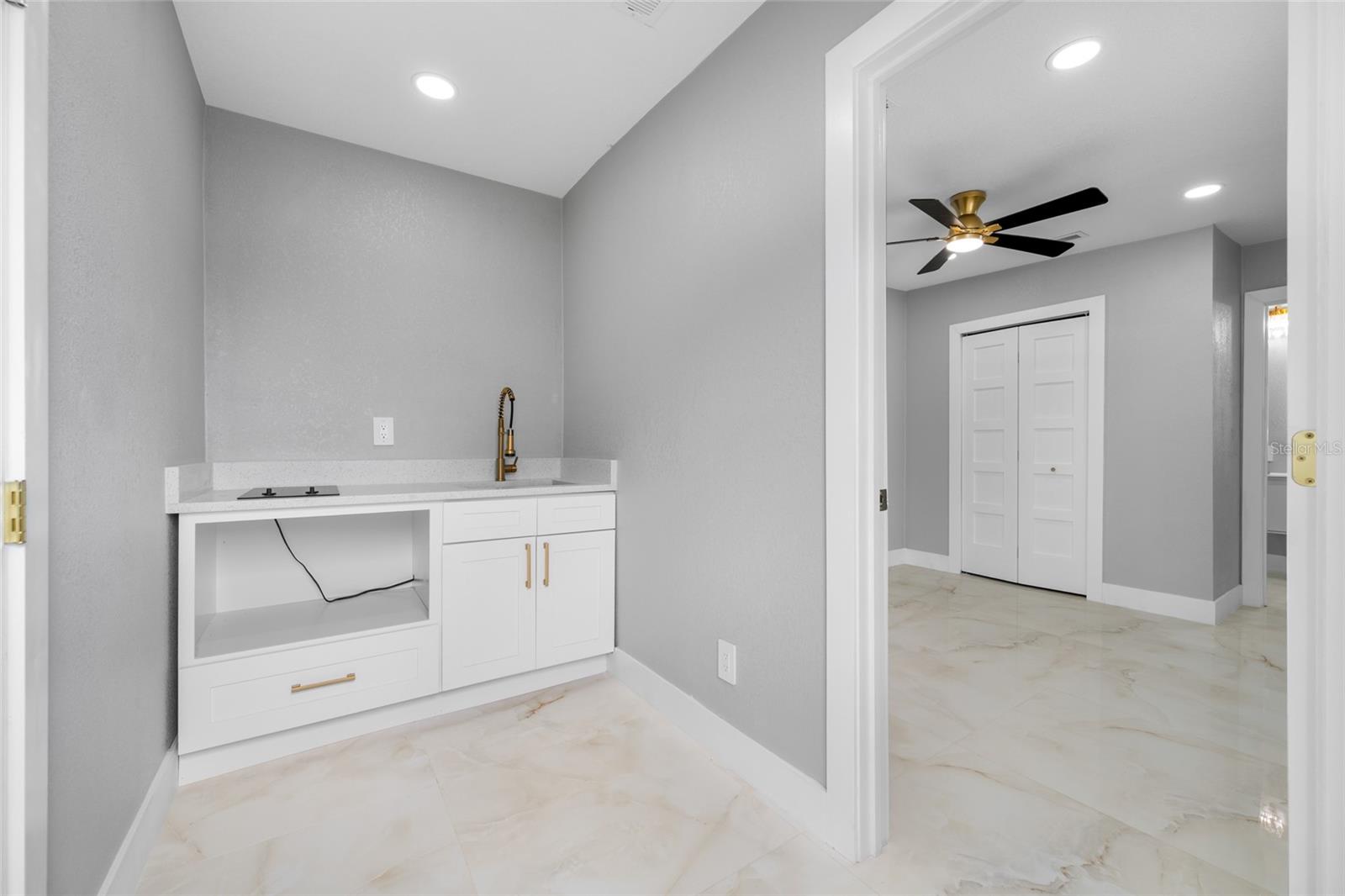 TB8518544 Property Photo 31