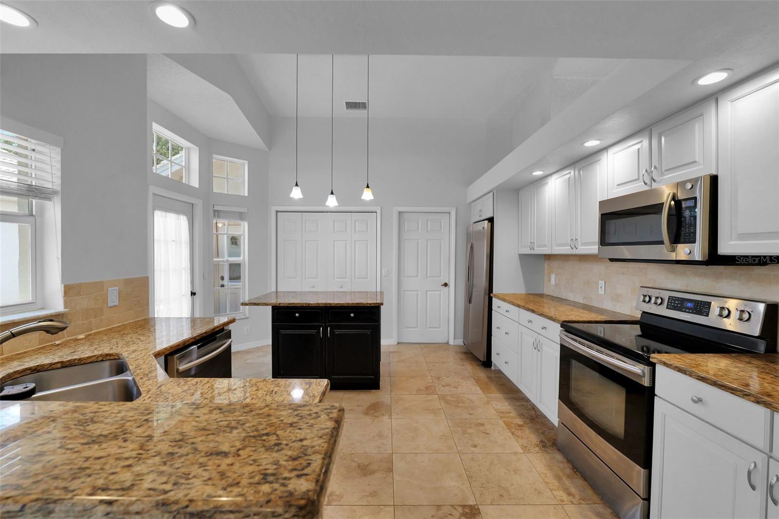 9450 Mississippi Run Property Photo 8