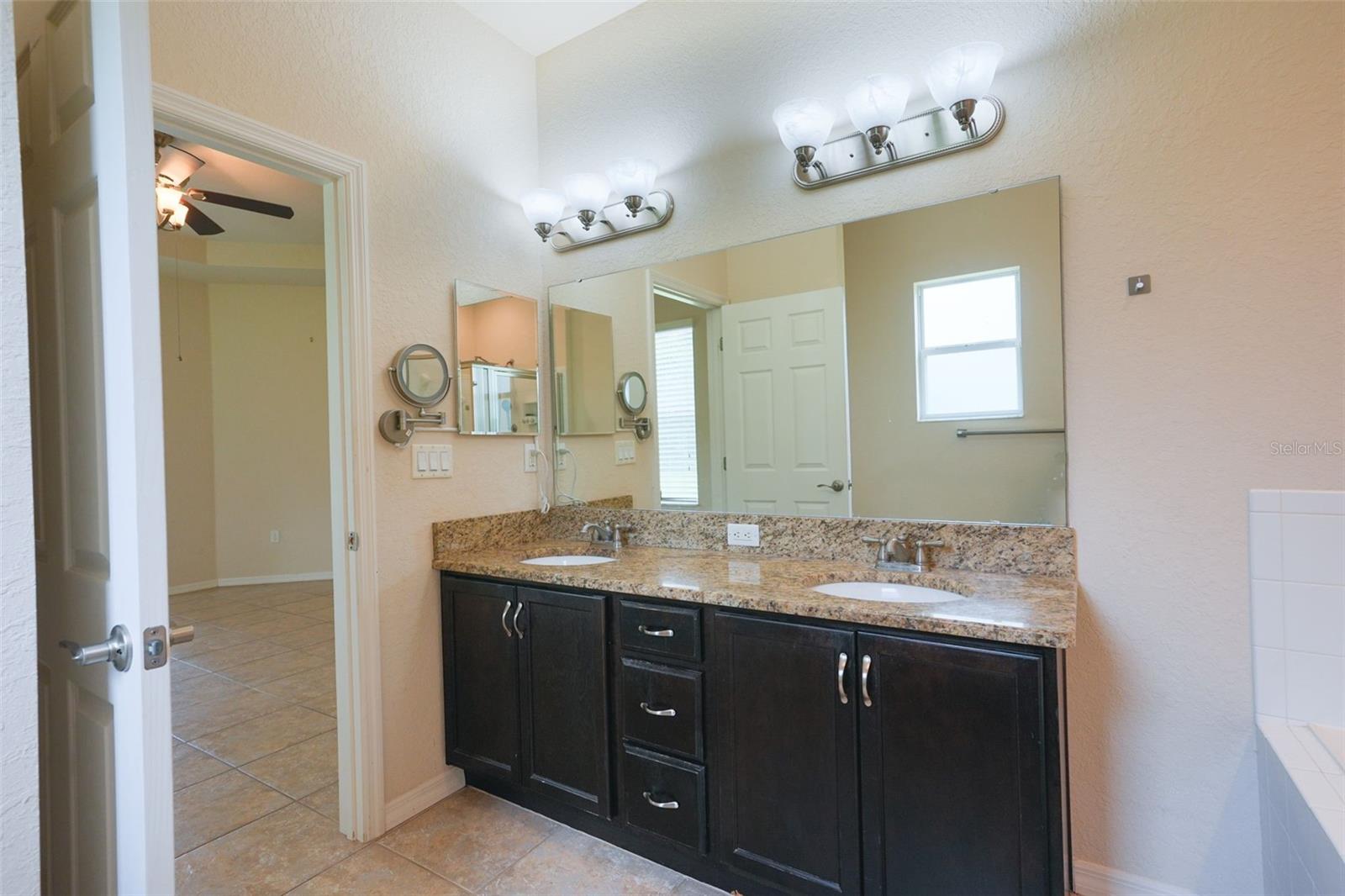 6019 Evansbrook Dr Property Photo 17