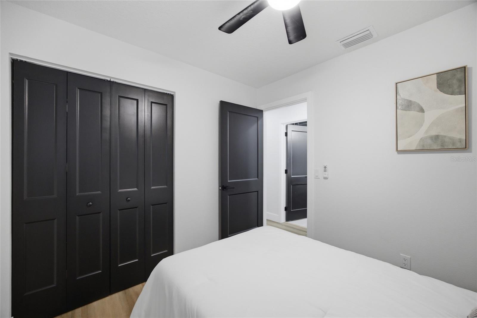1001 Carlton St Property Photo 18