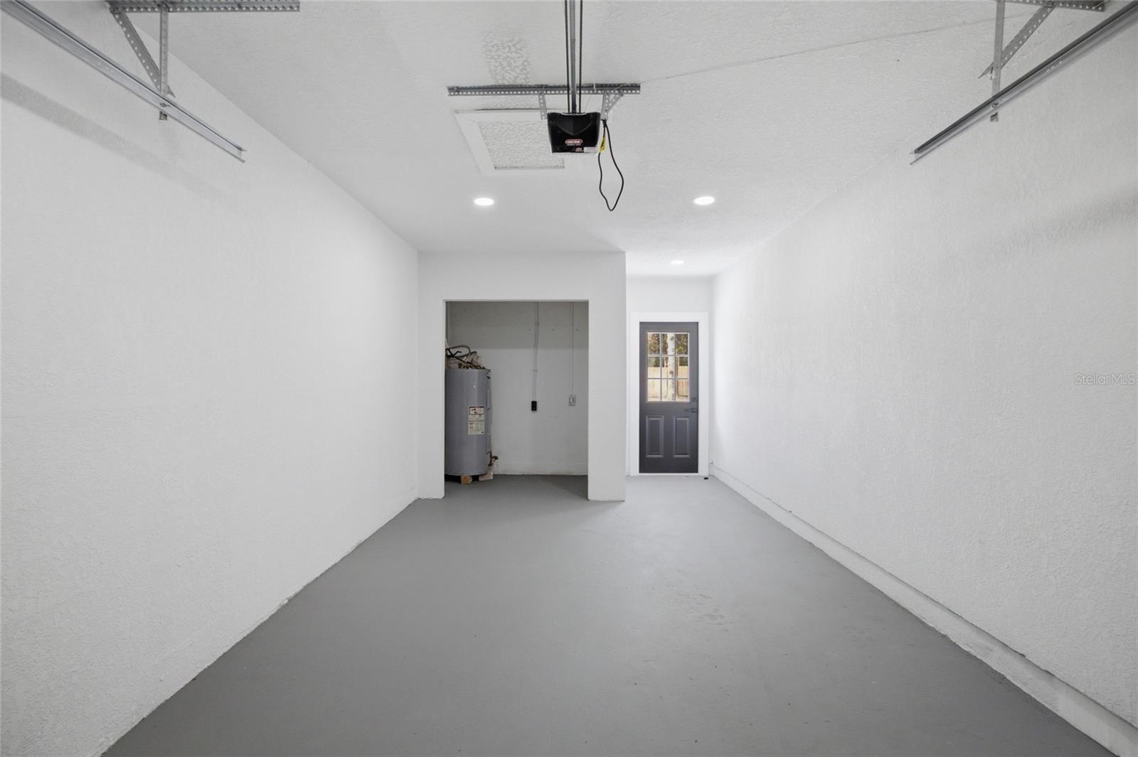 1001 Carlton St Property Photo 28