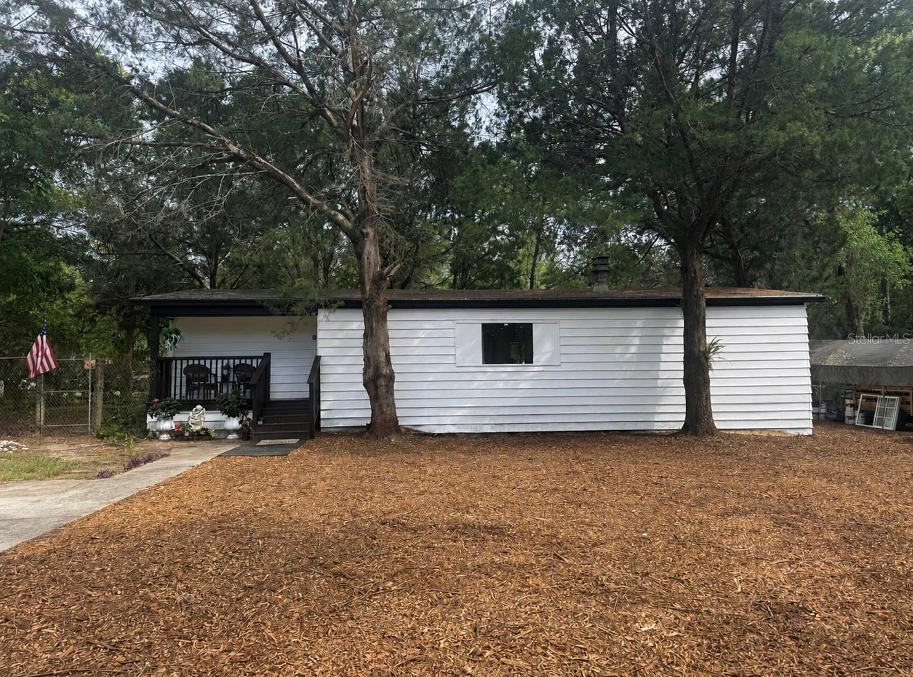 17718 ROCKLEDGE AVE Property Photo 1