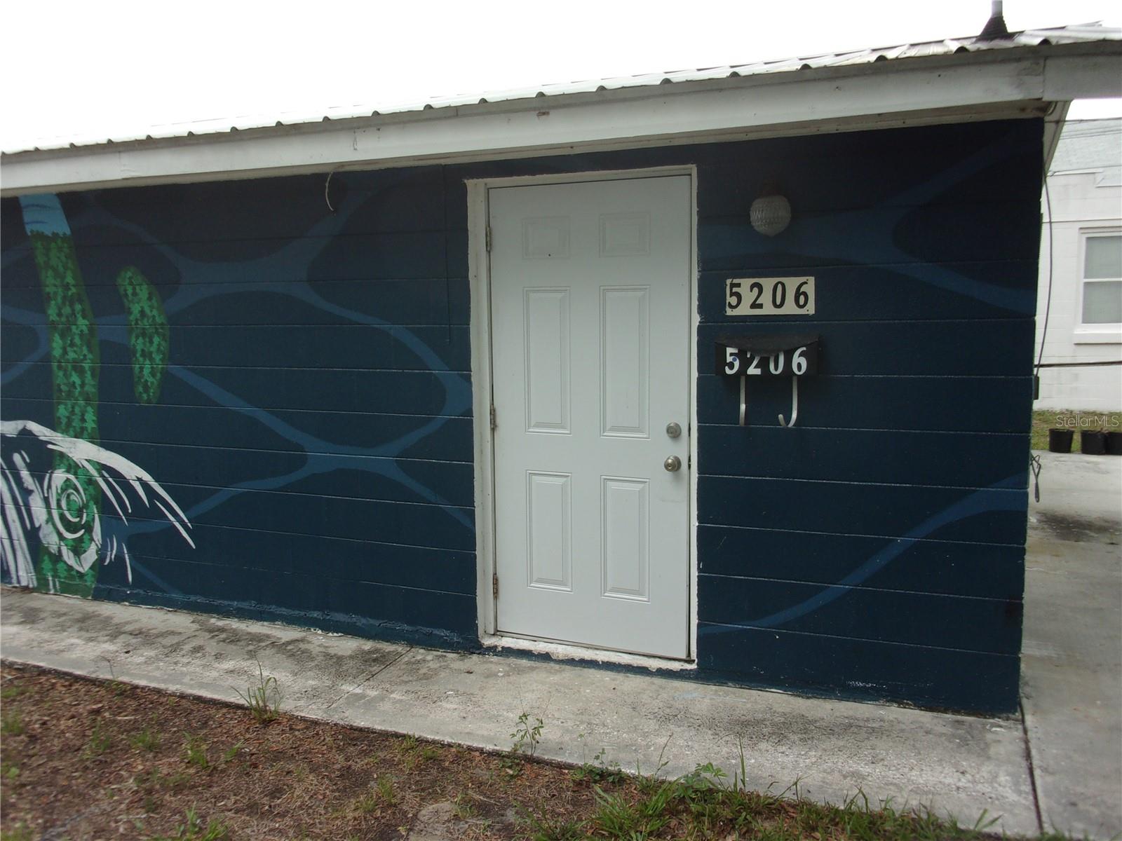 5206 7th St Property Photo 1