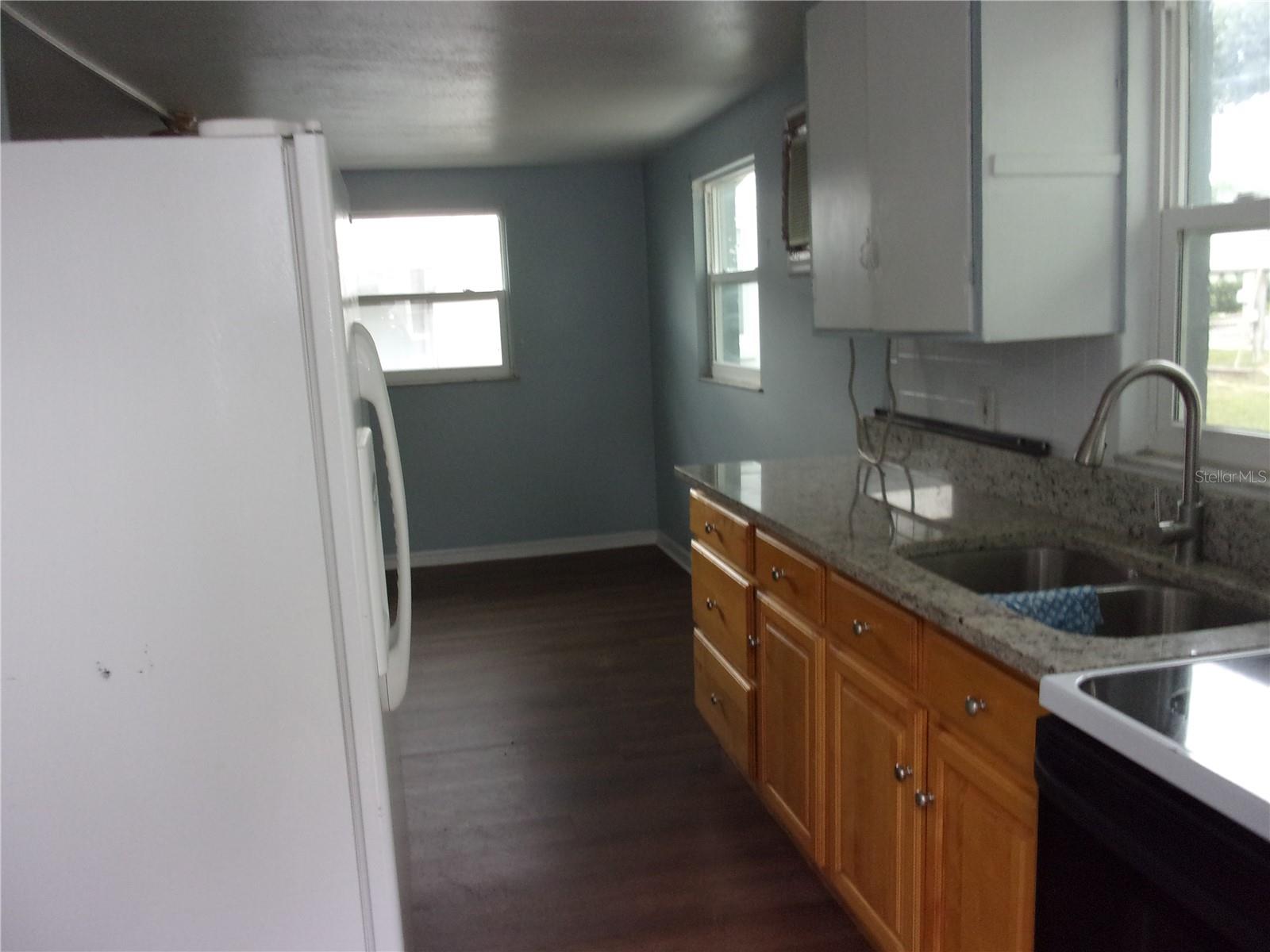 5206 7th St Property Photo 5