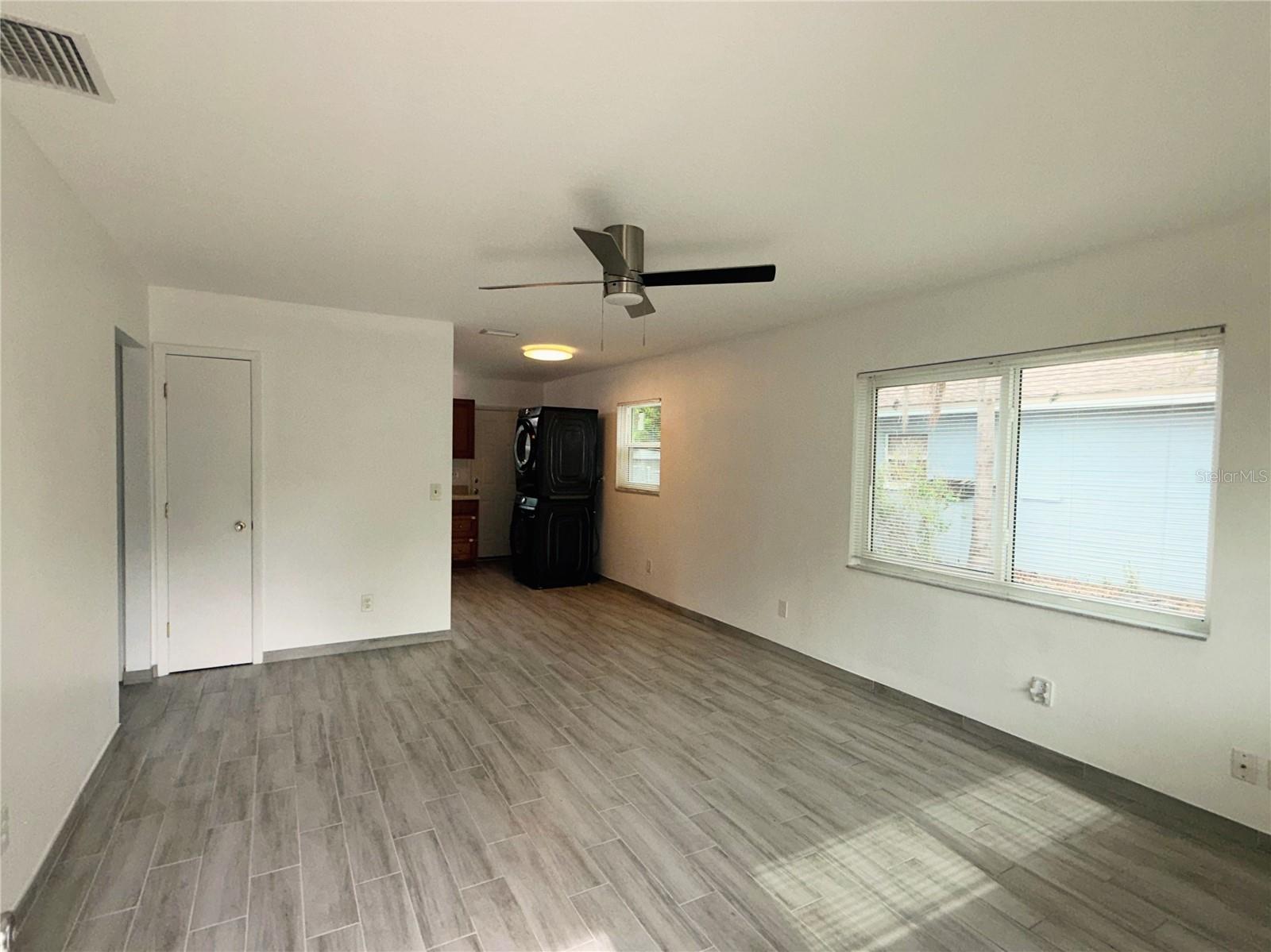 364 3rd St Nw Property Photo 5