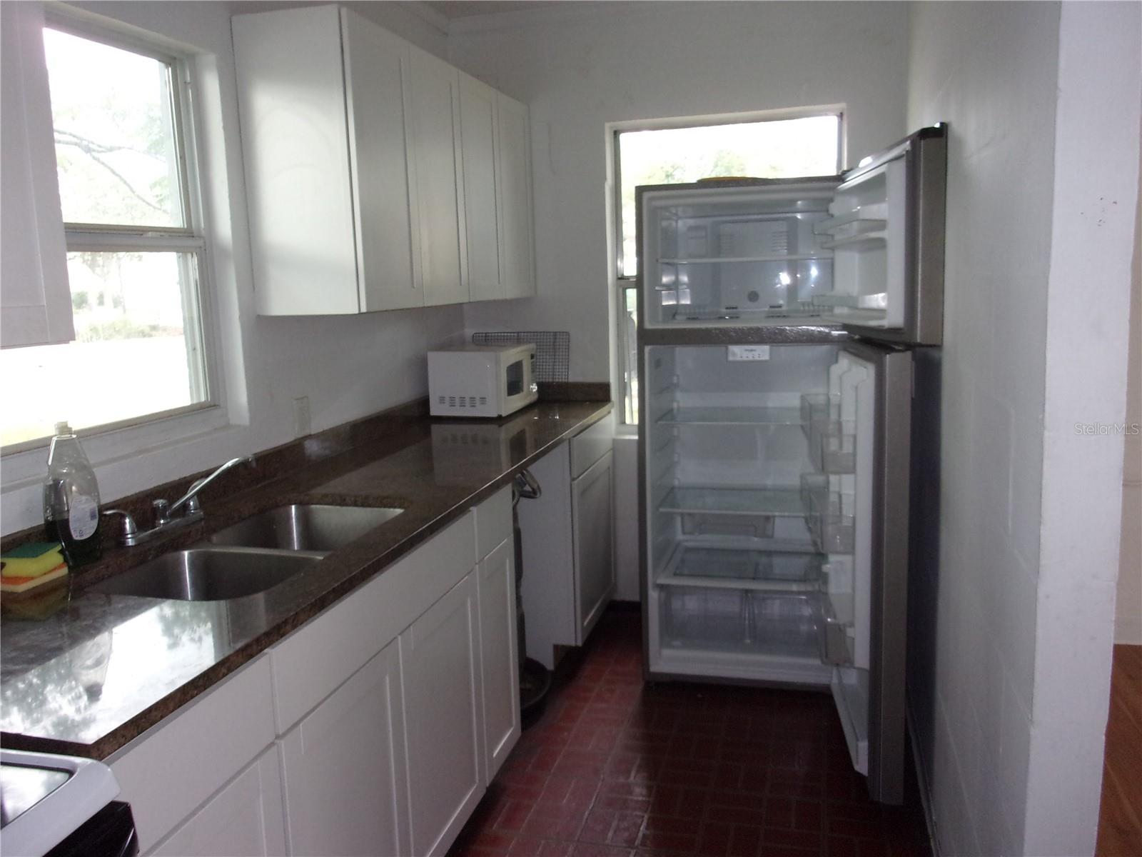 5214 7th St Property Photo 6