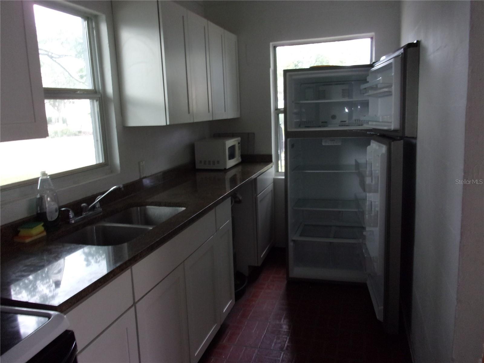 5214 7th St Property Photo 7