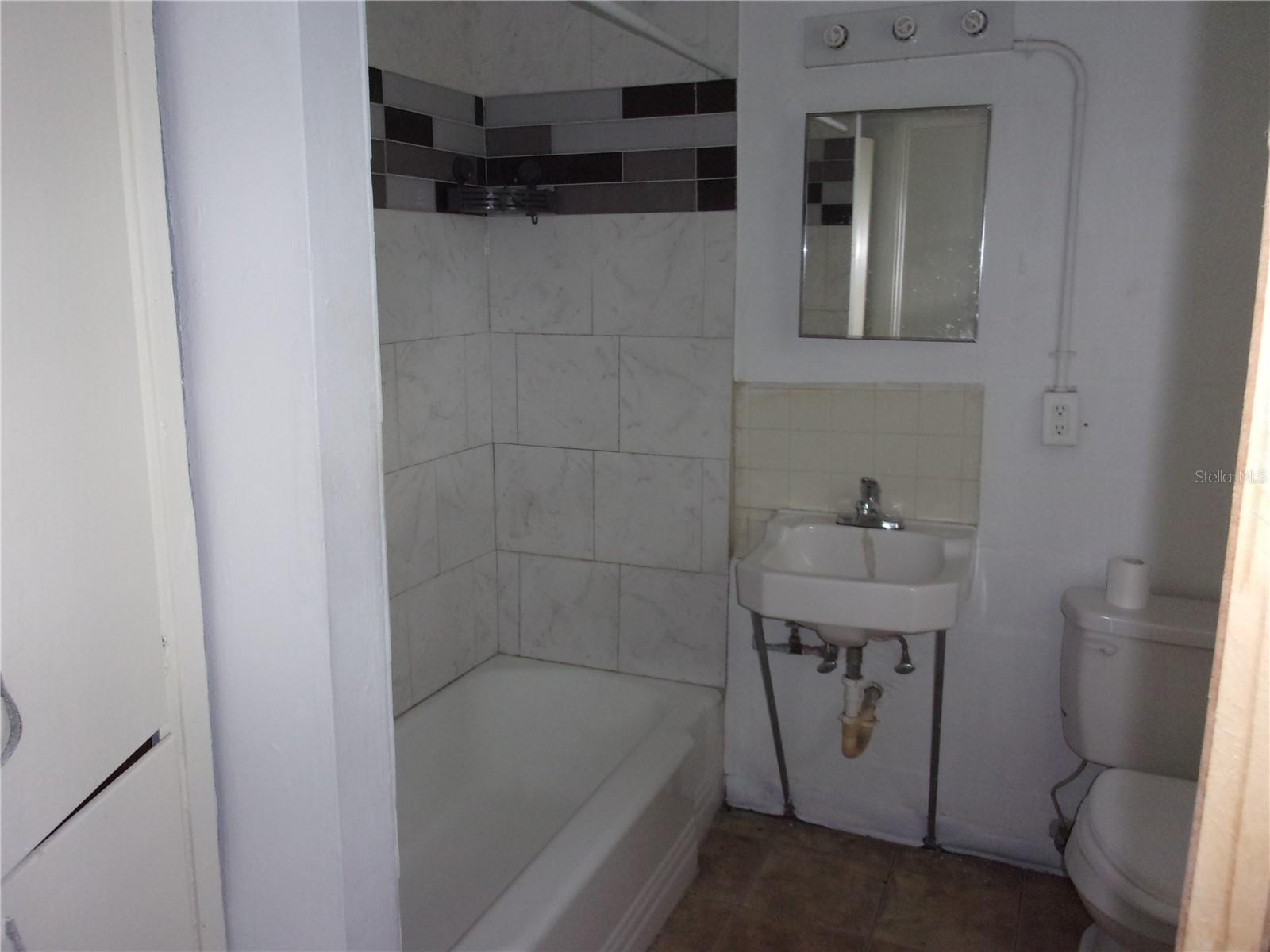 5214 7th St Property Photo 13