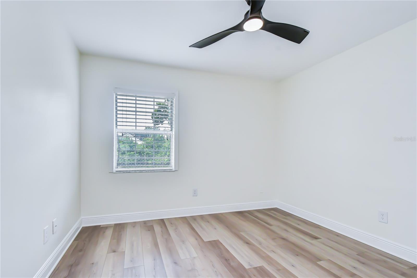 2101 W Hamilton Ave Property Photo 15