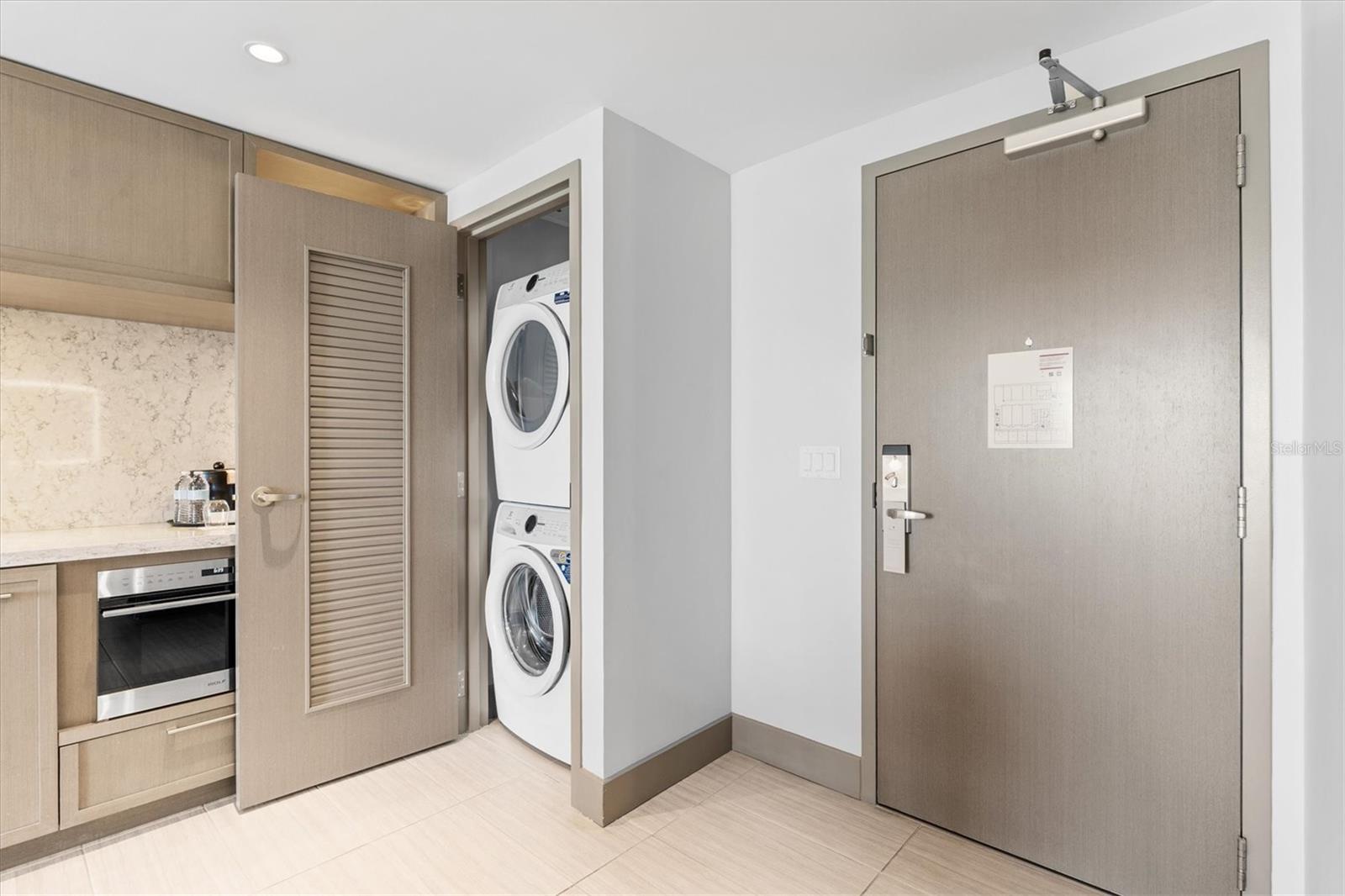 691 S Gulfview Blvd #815 Property Photo 9