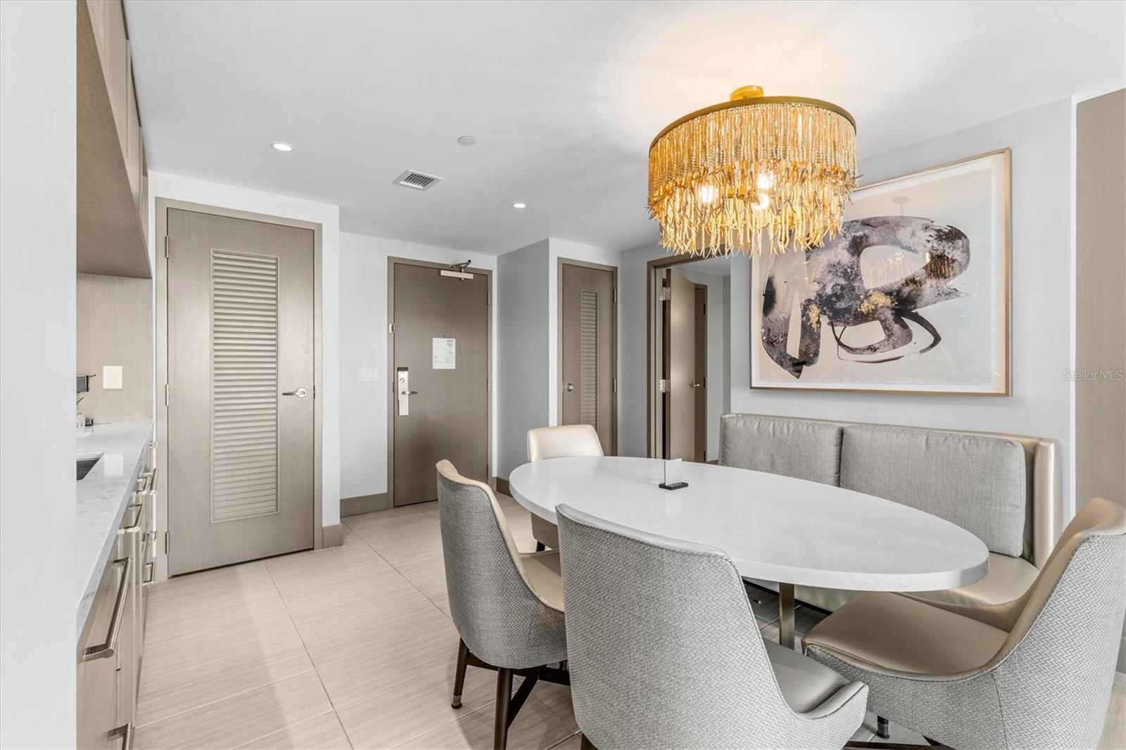 691 S Gulfview Blvd #815 Property Photo 10
